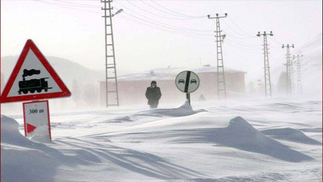 Doğu'nun kar çilesi sürüyor