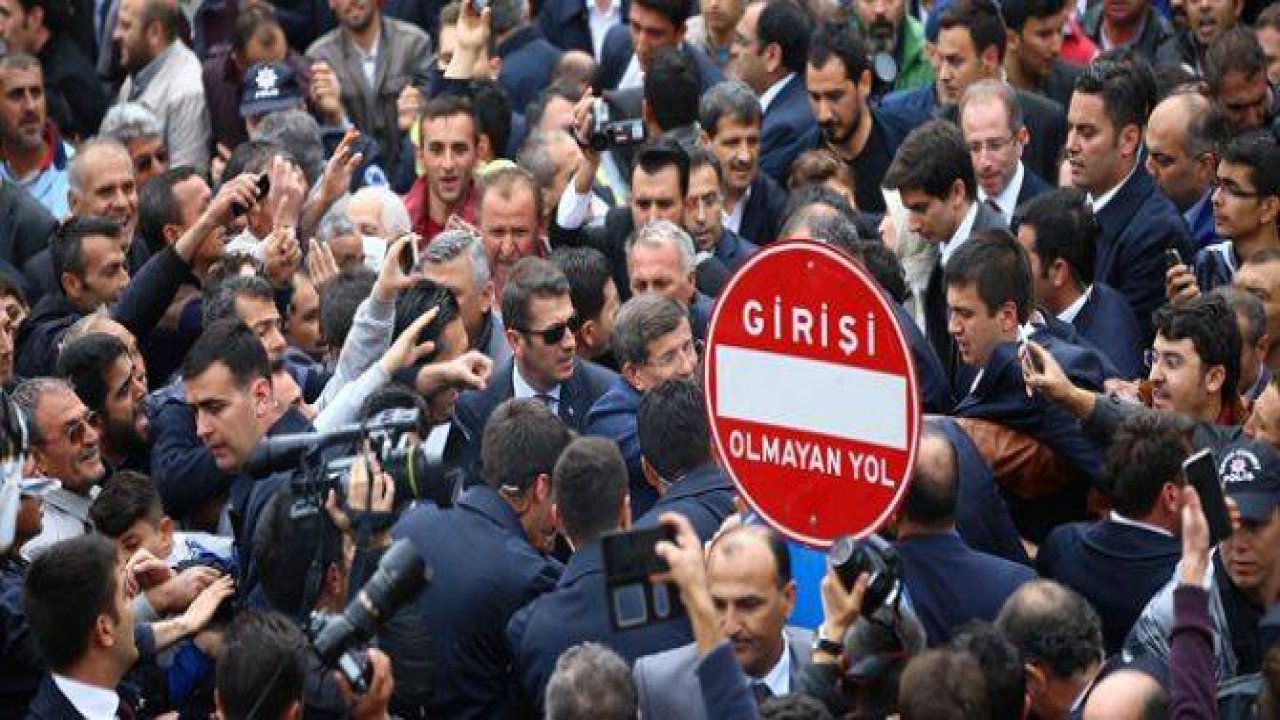 Ahmet Davutoğlu Konya'da böyle karşılandı