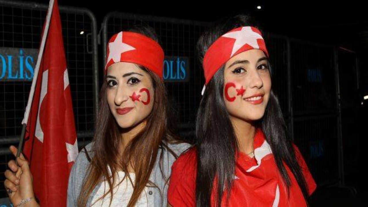 TÜRKİYE TEK RENK, TEK SES