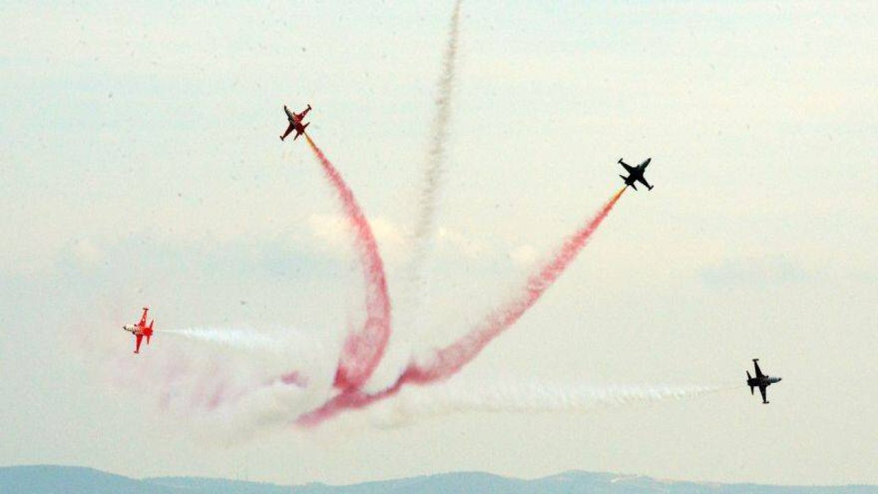 TÜRK YILDIZLARI NEFES KESİYOR