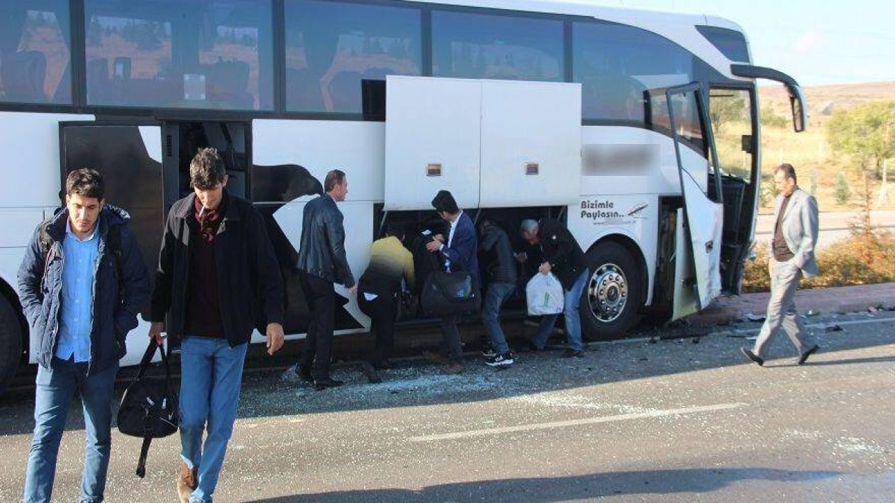 Yolcu otobüsü ile otomobil kafa kafaya çarpıştı: 1'i ağır 2 yaralı