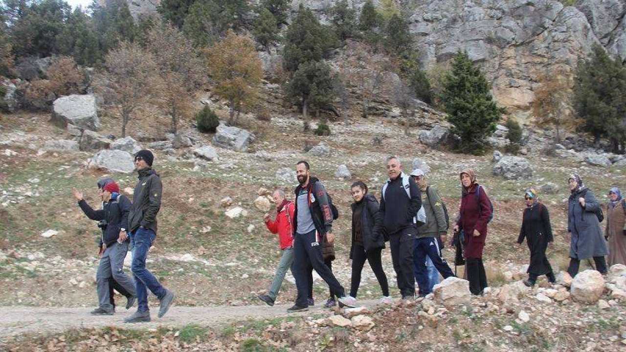 Beyşehir'de doğaseverlere 'Çamlık Mağaraları' tanıtıldı
