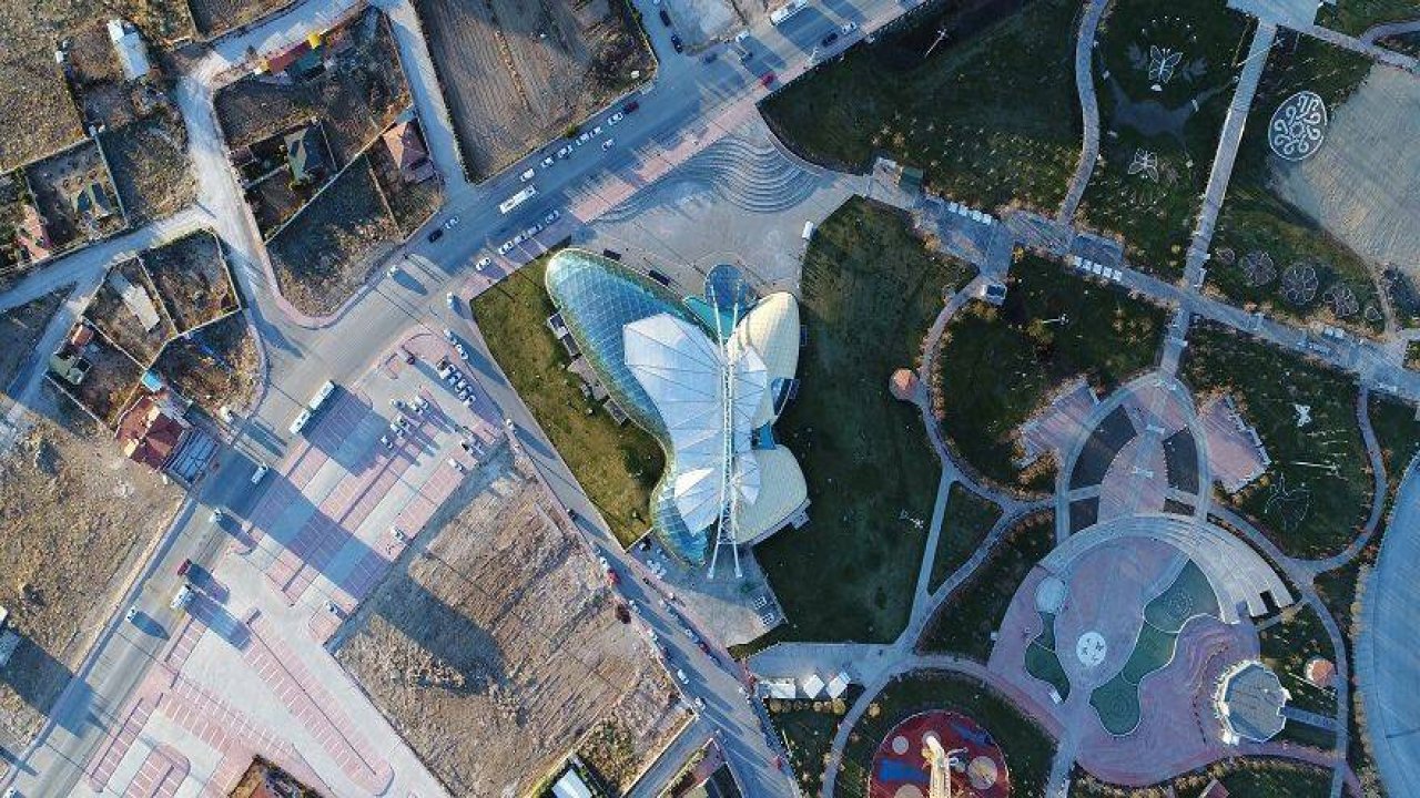 Doğal yaşam alanındaki kelebeklere ziyaretçi akını