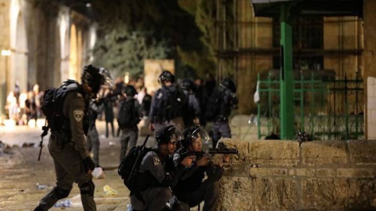 Mescid-i Aksa'da İsrail terörü