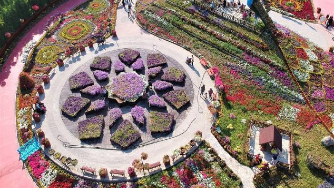 Kelebekler Vadisi'nin yeni bahçesi renklerin şölenine davet ediyor