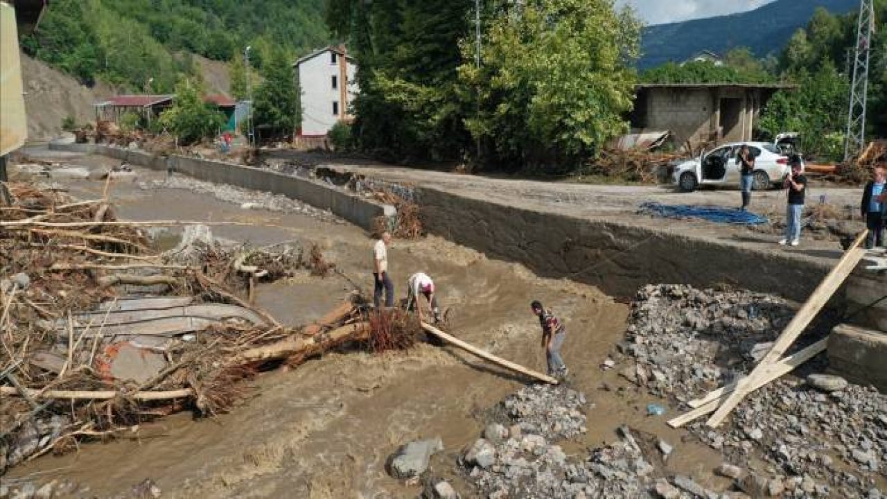 Zafer köyünde ekiplerin yoğun çalışması sürüyor