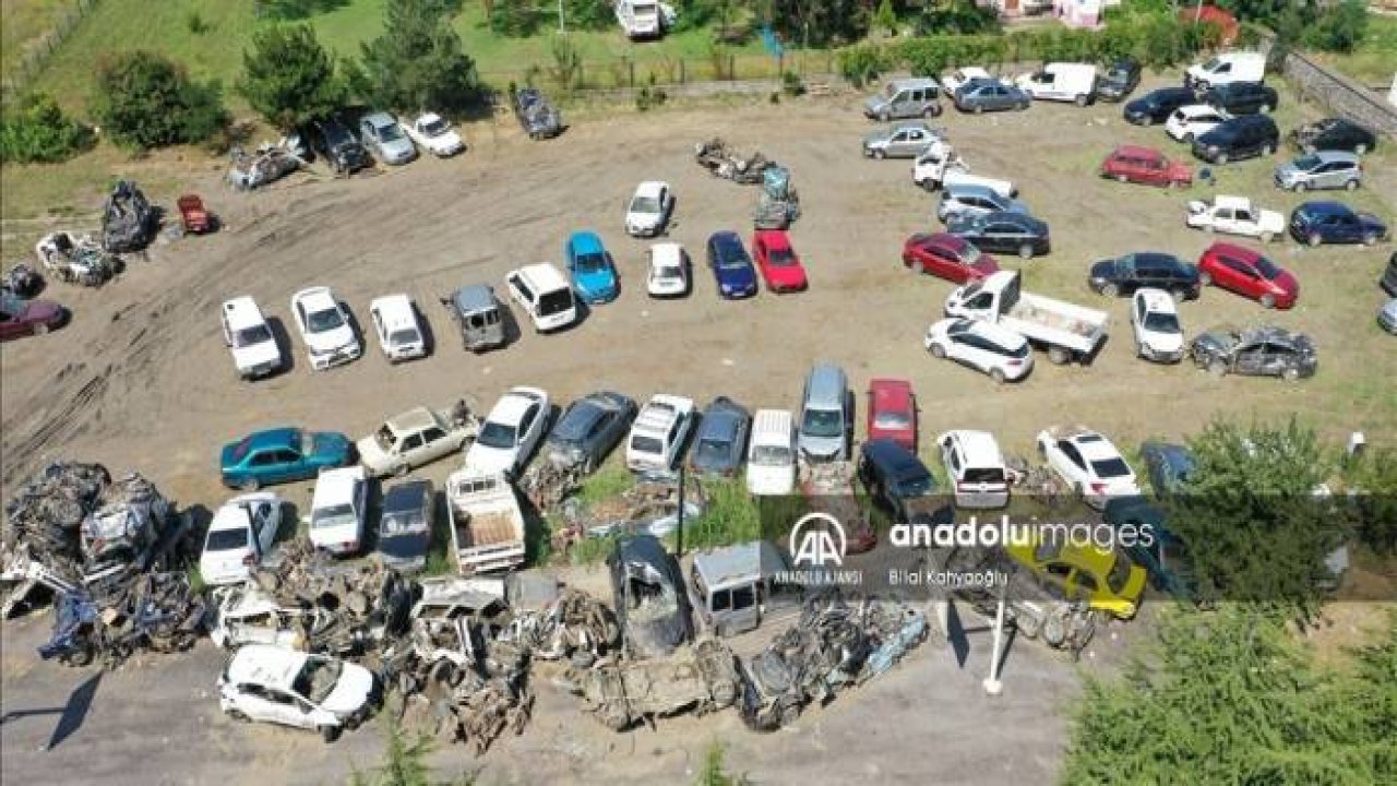 Bozkurt'taki selde vatandaşlar hurdaya dönen araçlarını 'şasi' numarasından tanıyor