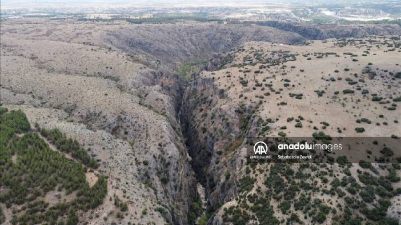 Büyük Menderes Nehri üzerindeki Kısık Kanyonunda sular çekildi