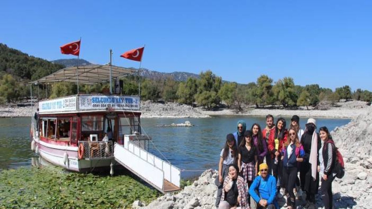 Doğaseverlerden adada doğa yürüyüşü