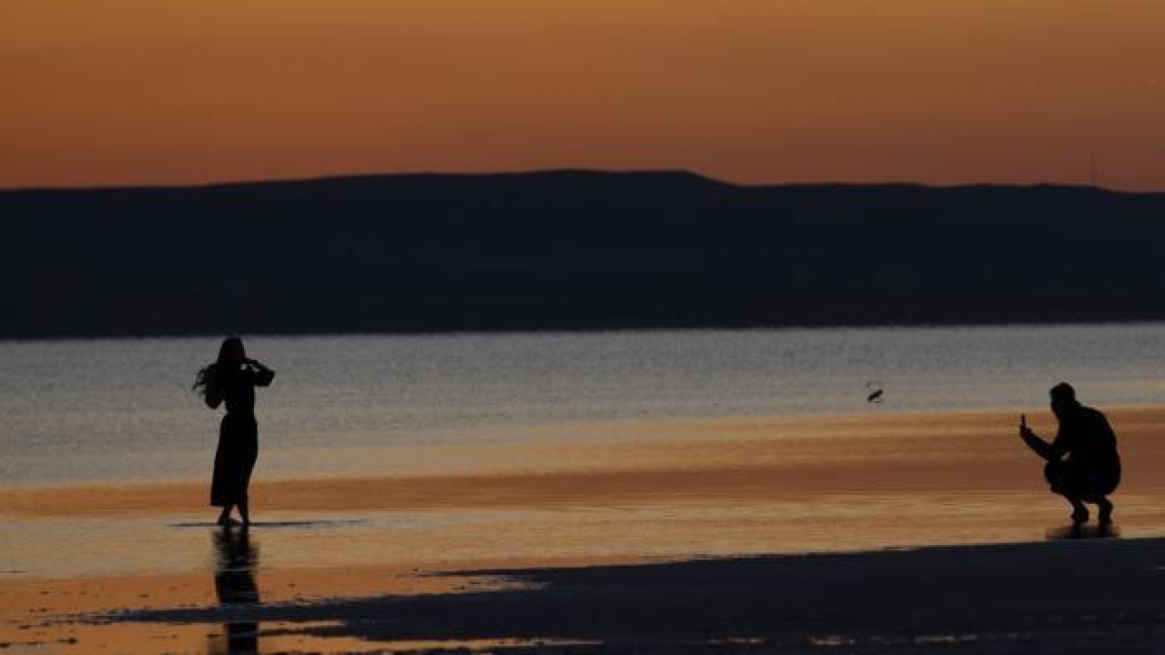 Tuz Gölü'nde gün batımı
