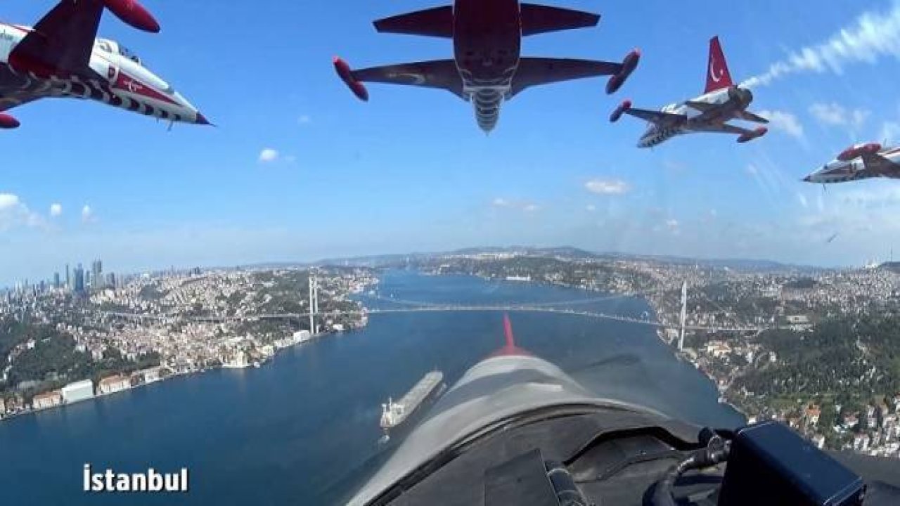 "Türk Yıldızları"nın kokpitinden Türkiye