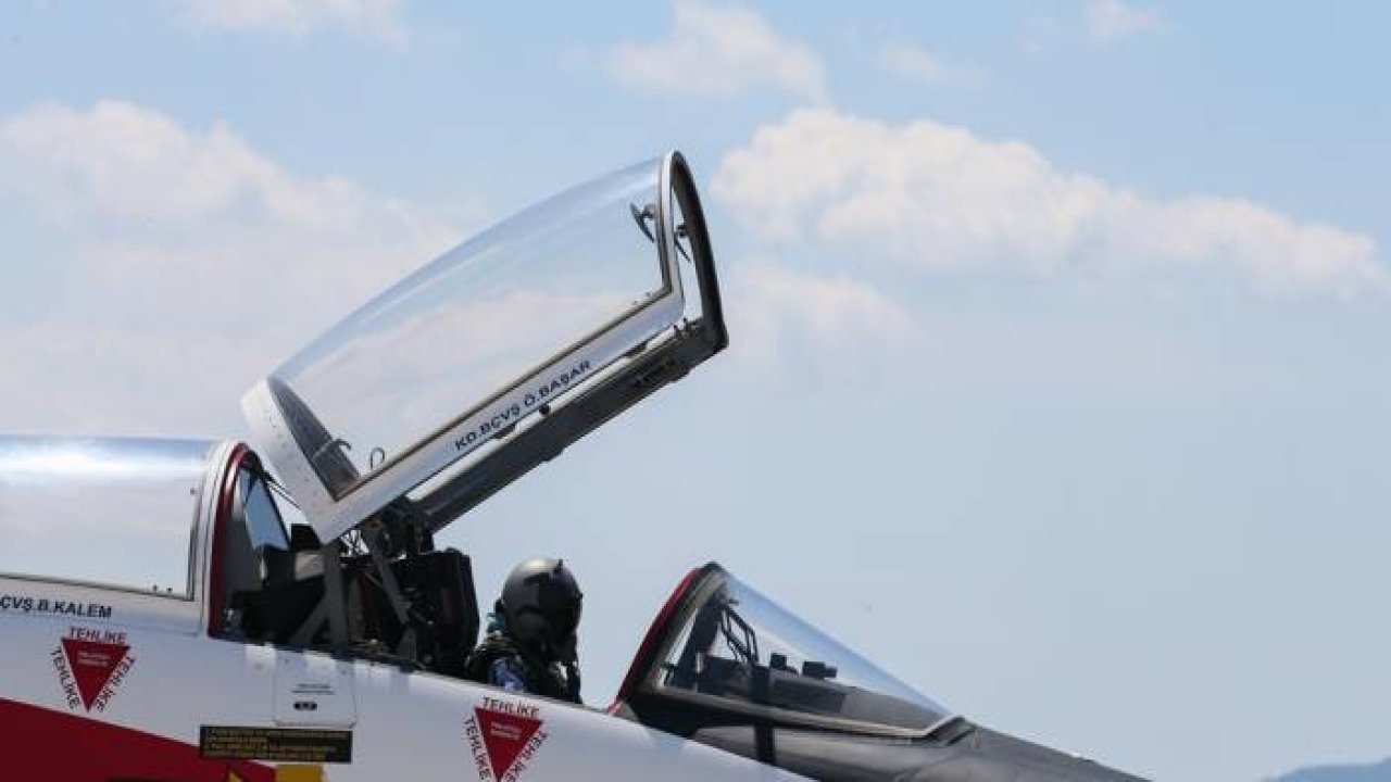 Türk savaş pilotları, zorlu eğitimleri geçip brövelerini takıyor