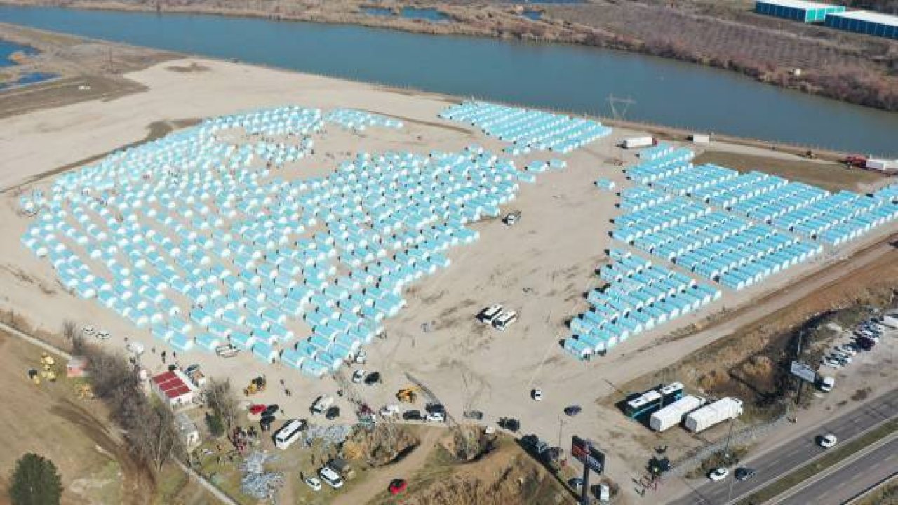 Diyarbakır'da çadır kent havadan görüntülendi