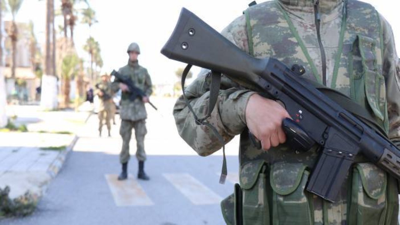 Mehmetçik deprem bölgesinde nöbette