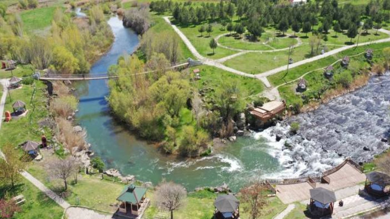 İnci kefalinin Van Gölü'nden tatlı sulara göçü başladı