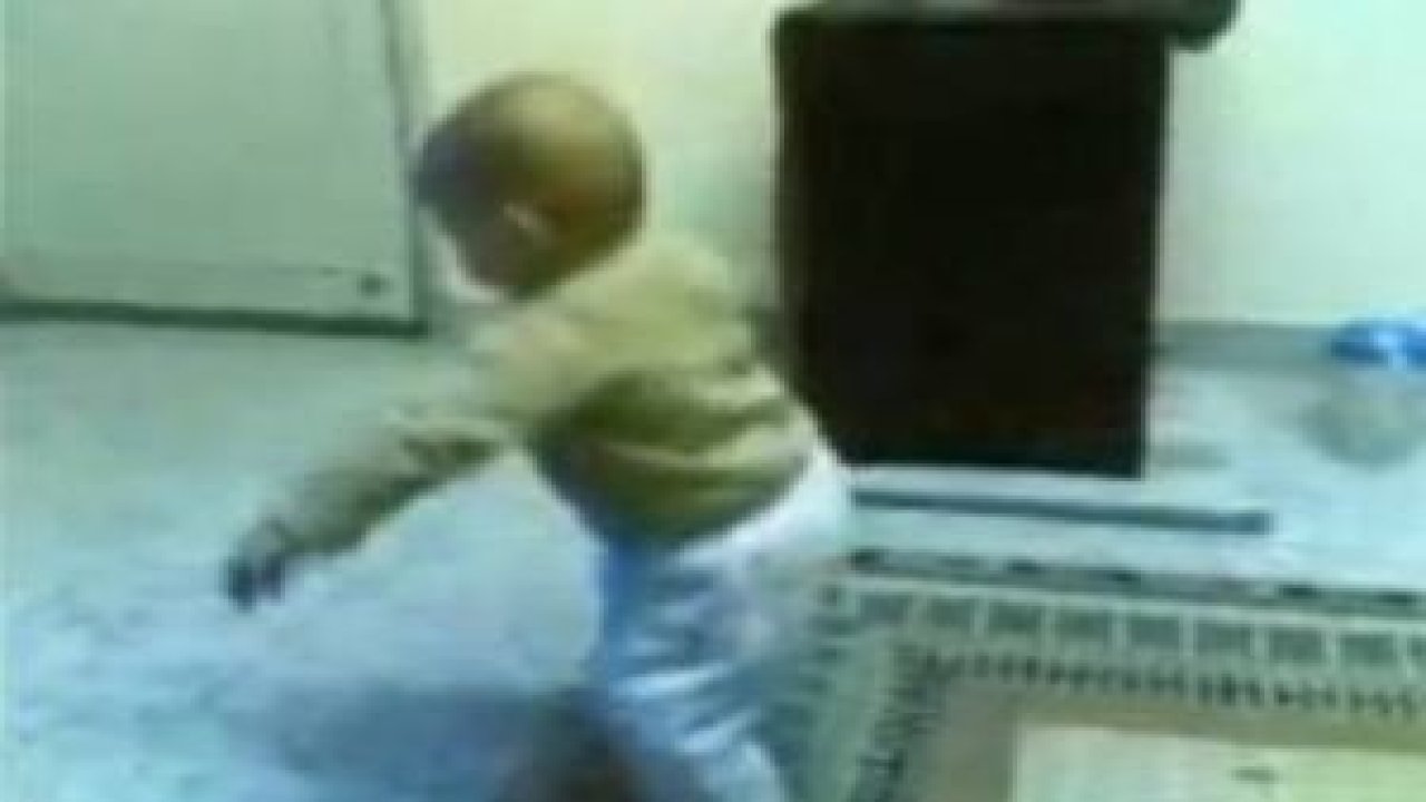 Bebekten Muhteşem "Seni Gidi Topal" Resitali