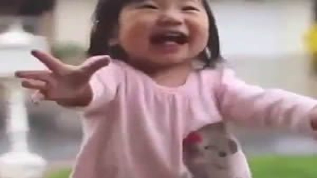 İlk Kez Yağmur Gören Bebeğin Masum Heyecanı