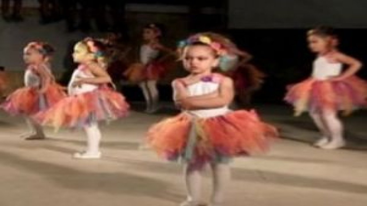 Minik balerinin isyanı! Geceye damga vurdu