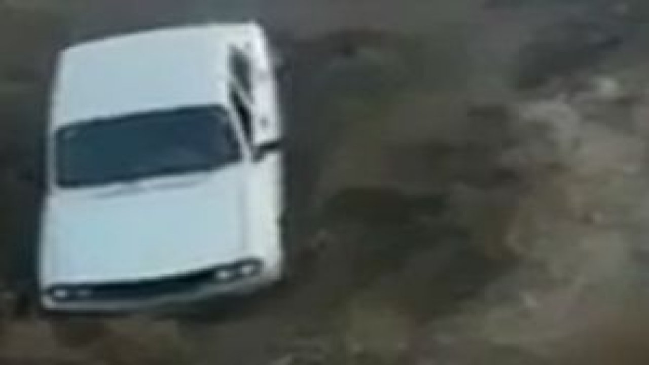 Son model jiplere kafa tutan Toros