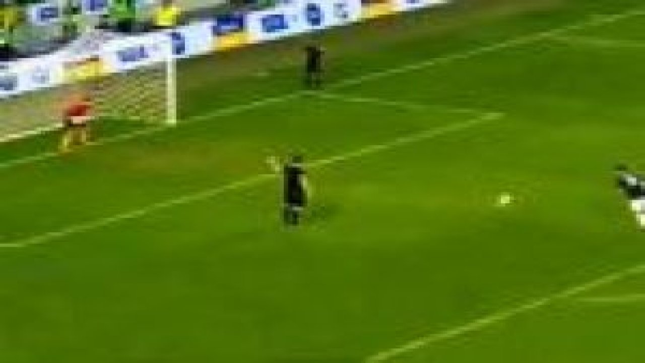 Kaleciyi şaşırtan penaltı vuruşu