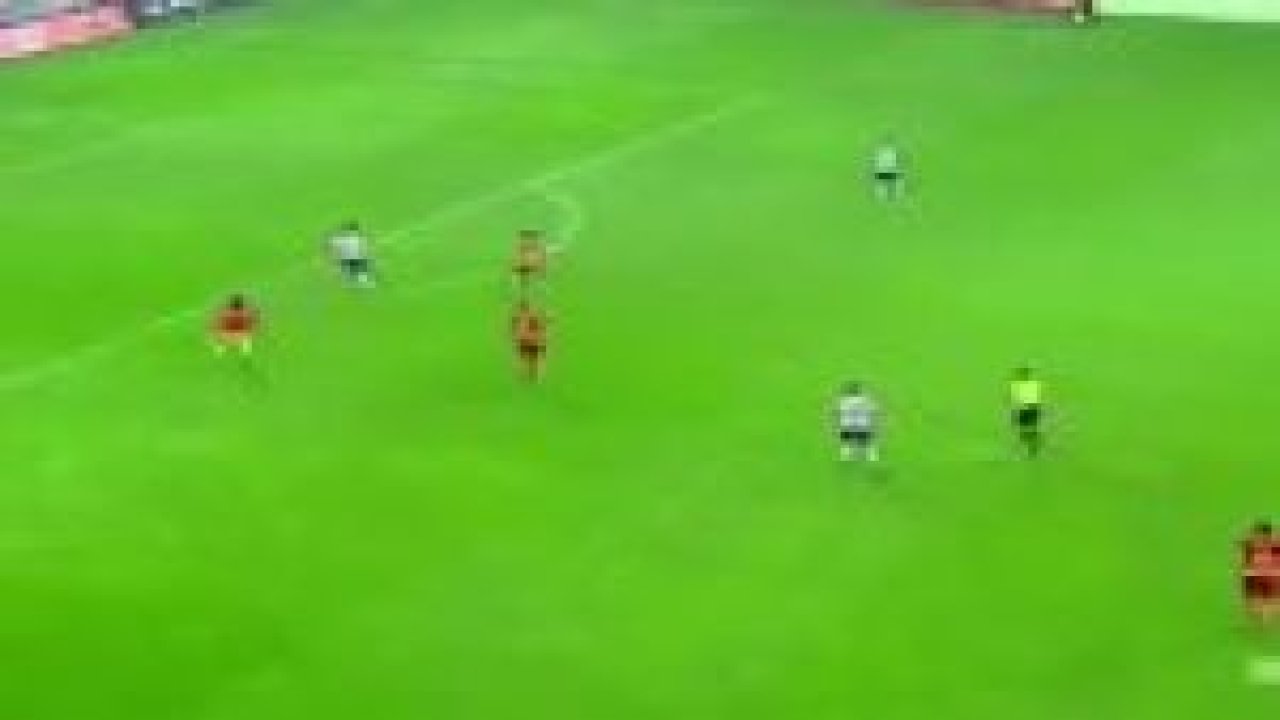 Böyle kaleci düşman başına!