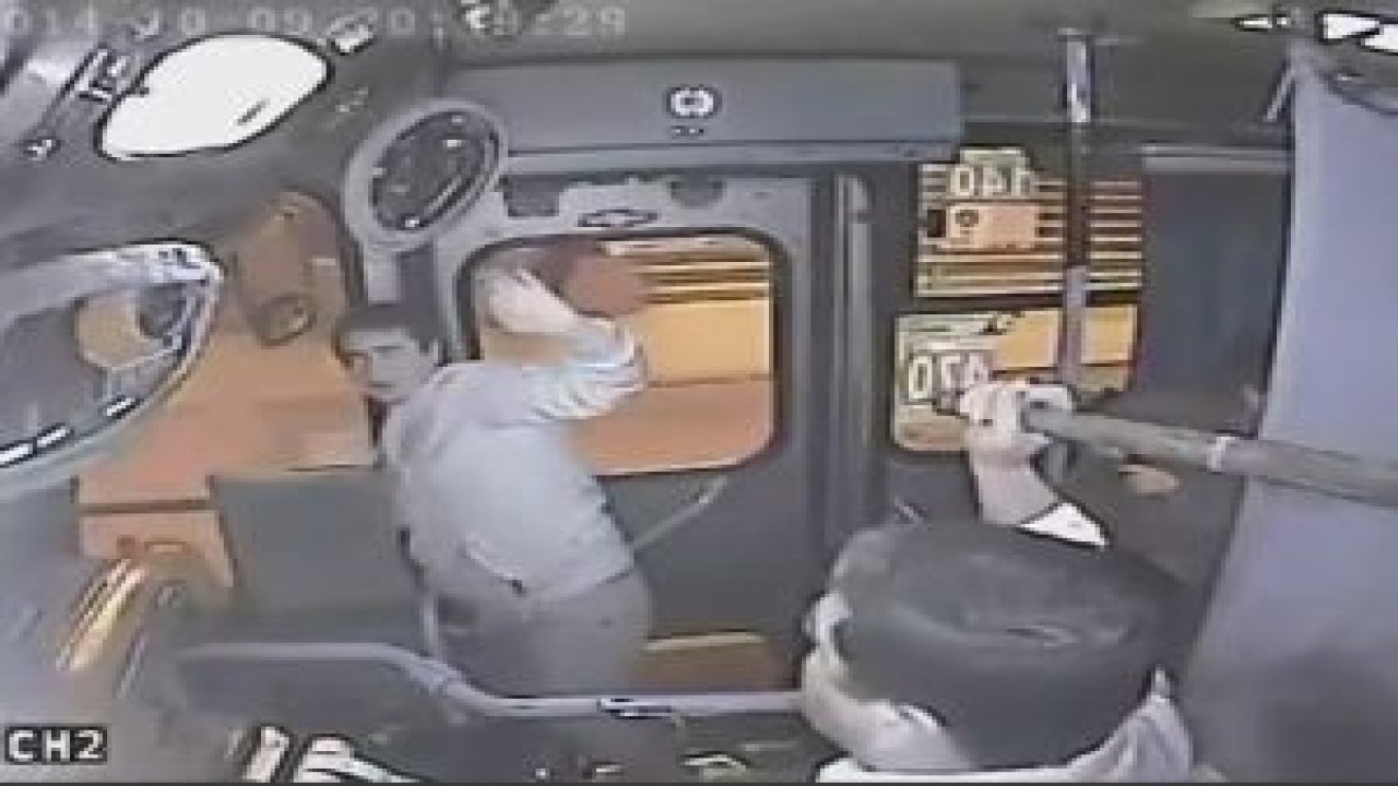 Otobüs şoförü öyle bir şey yaptı ki...