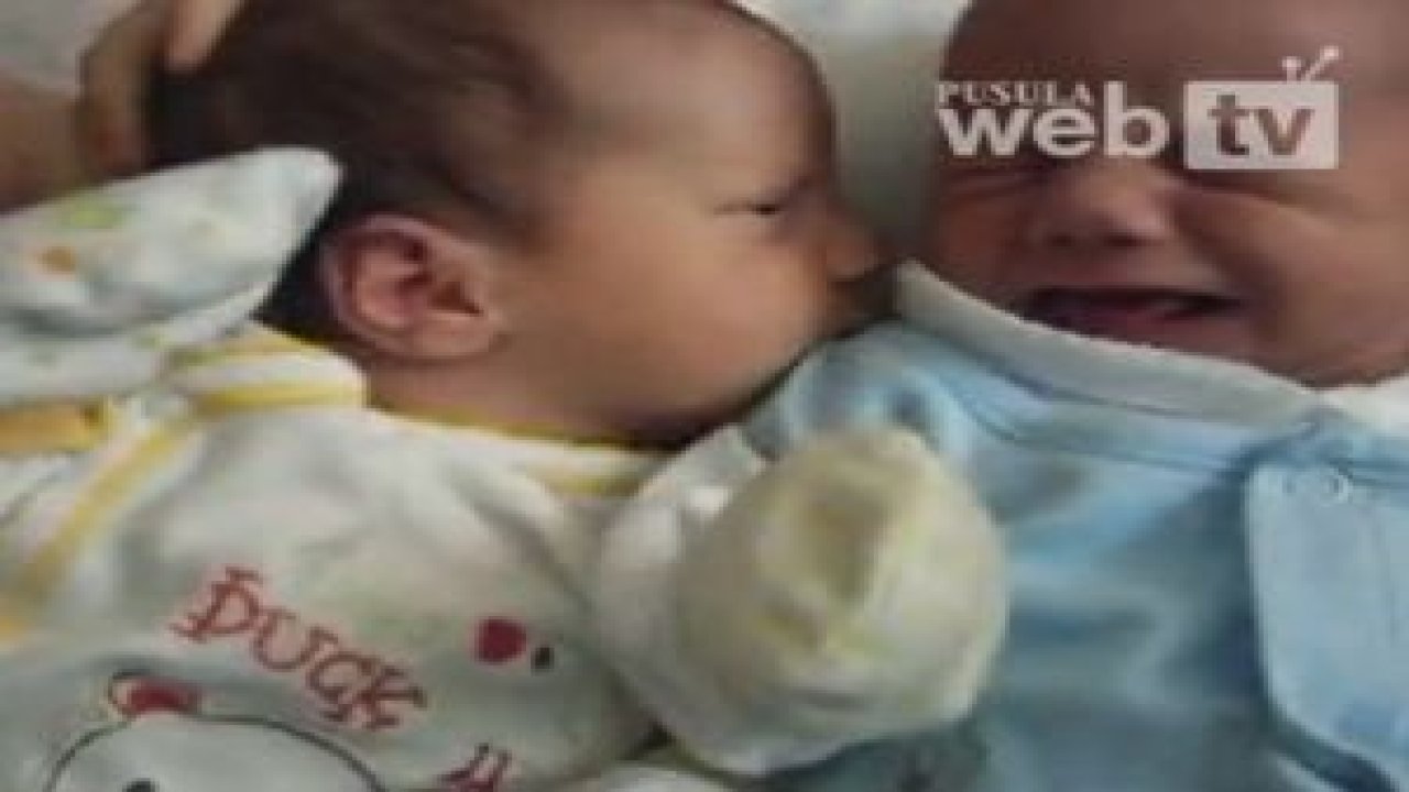 Bebek kulak emerse...