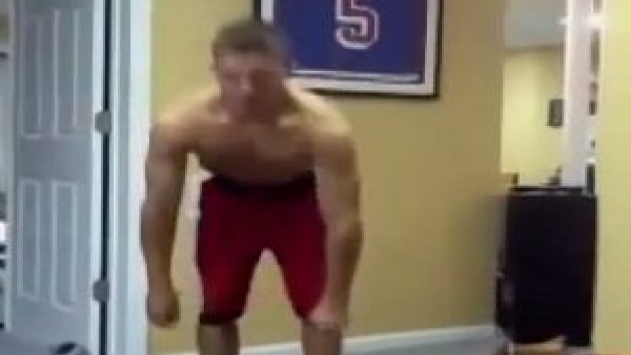 Çok Güzel Hareketler Bunlar ! Az Daha Ölüyordu