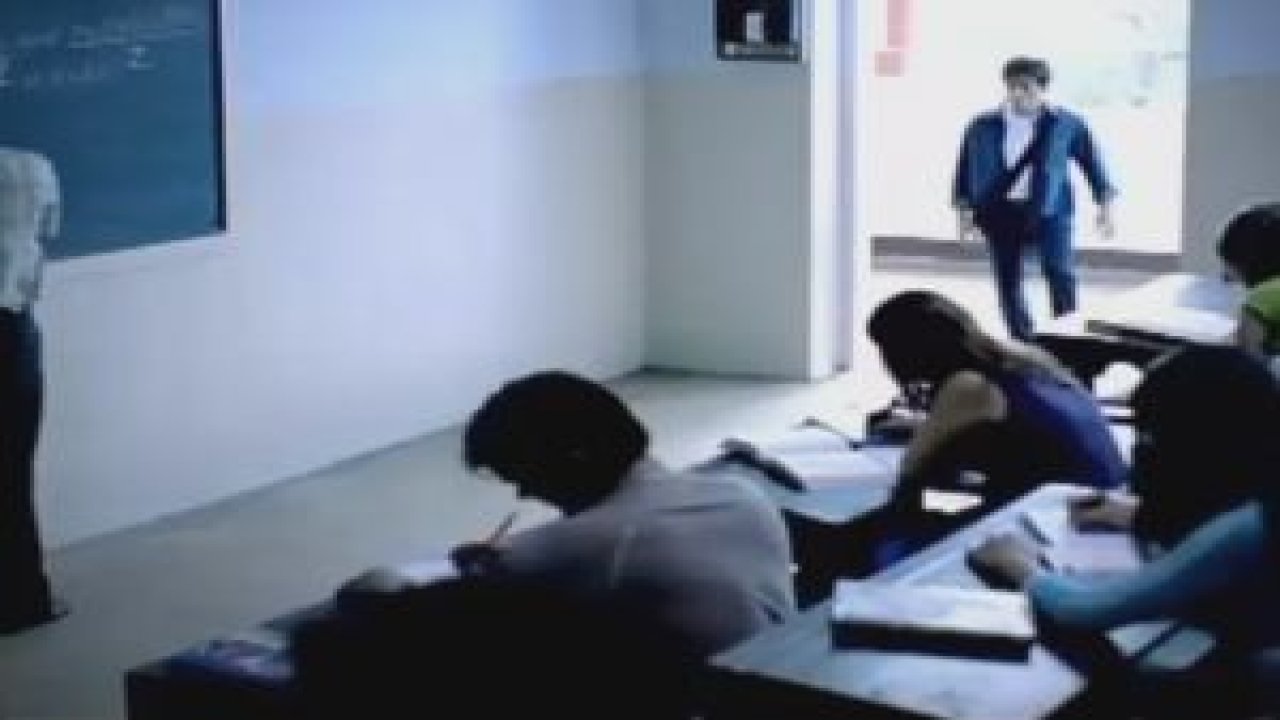 Sınıfa girme taktiği !