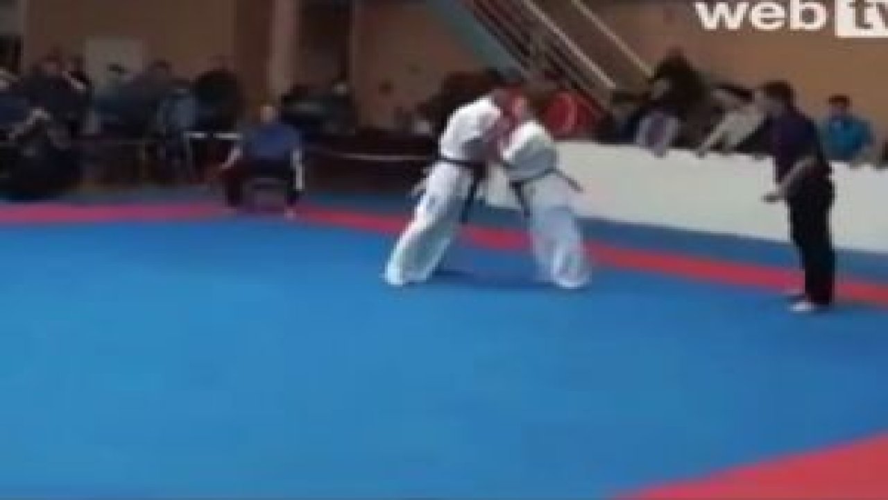 Karatede Müthiş Nakavt !