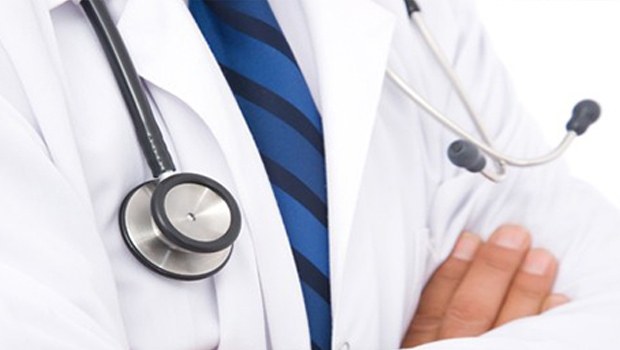 Asistan doktora cinsel saldırı davası