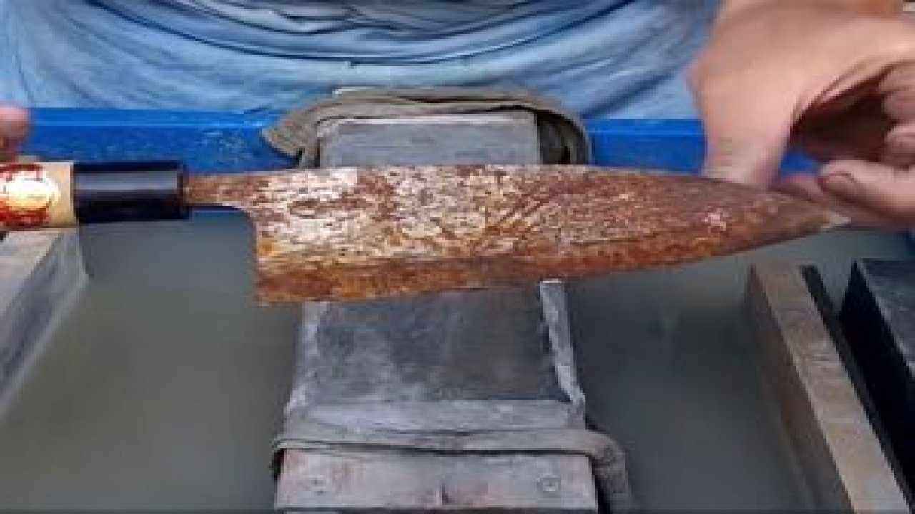 Bıçak Üzerindeki Küf Nasıl Temizlenir?