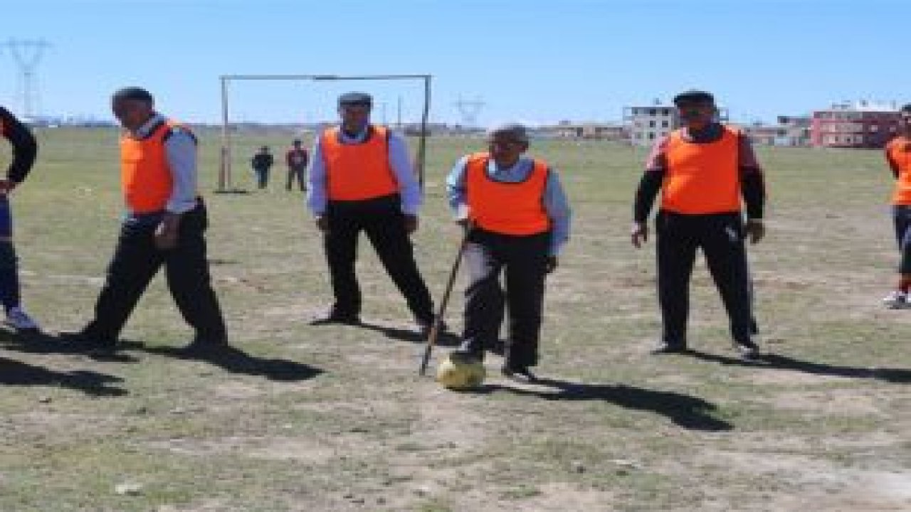 Bastonlu dededen gol şov