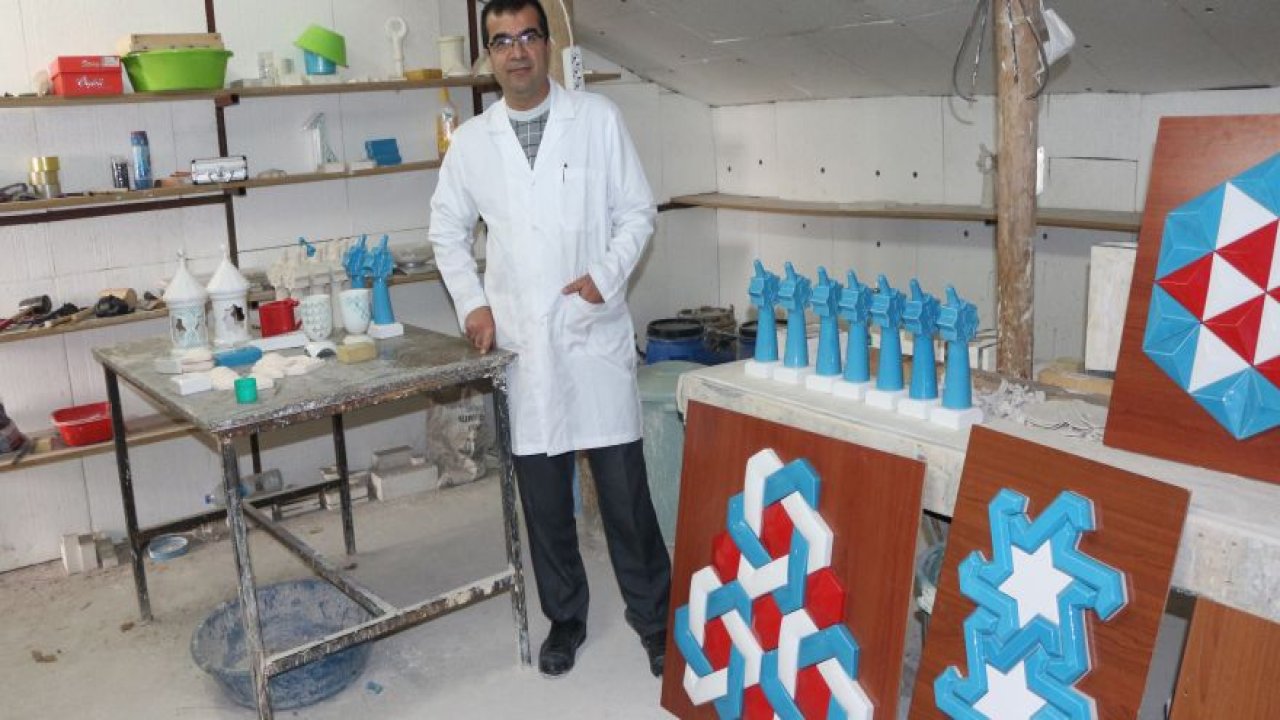 Gençlik hayalini çatı katında sanata dönüştürüyor