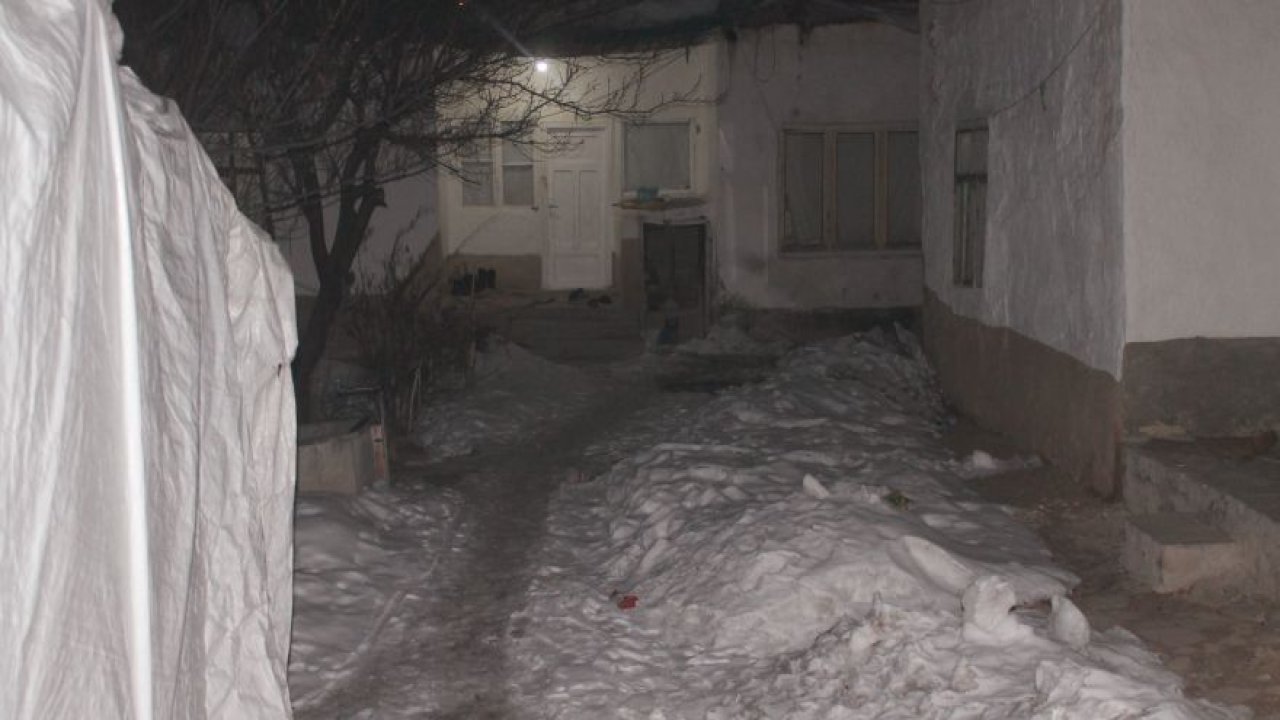 Tartıştığı eşini 8 yerinden bıçakladı