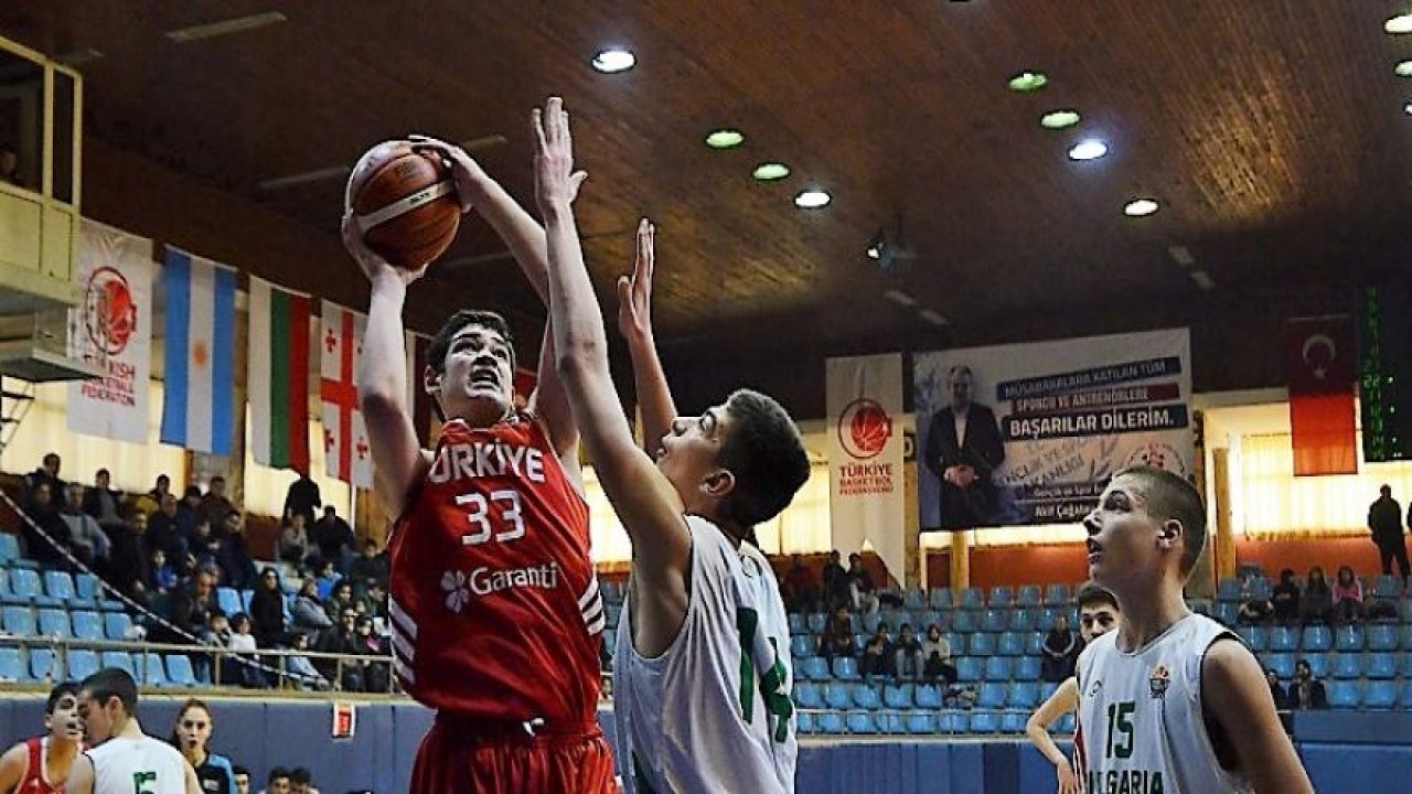 Milliler Bulgaristan'ı mağlup etti: 83-75