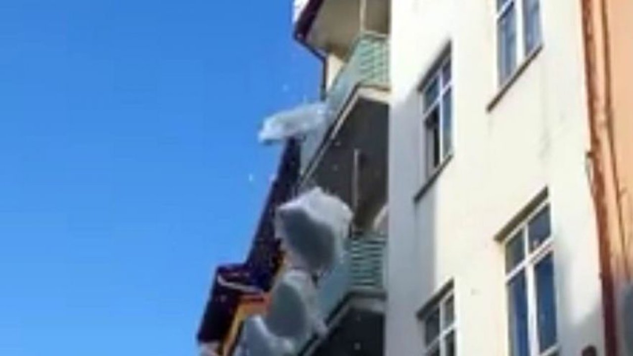 Seydişehir’de çatıdaki karlar tehlike saçıyor