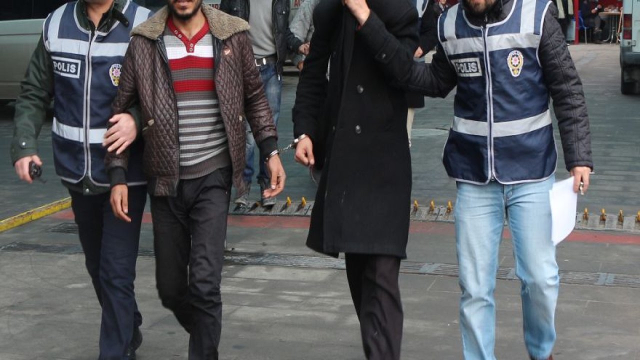 Güvenlik kamerasını da çaldılar, yine de yakalandılar