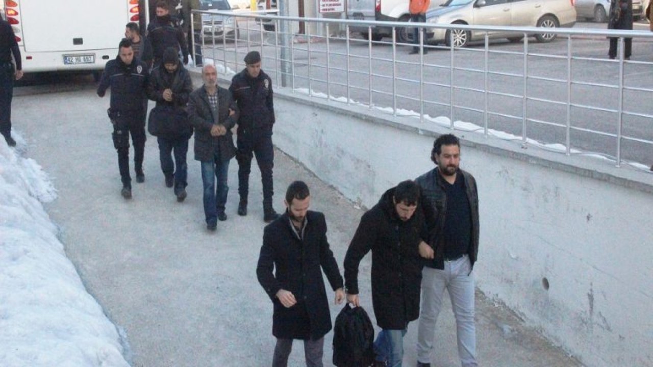 FETÖ'den gözaltına alınan 42 kişi adliyeye sevk edildi