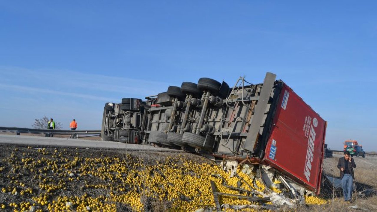 Limon yüklü tır devrildi: 1 yaralı