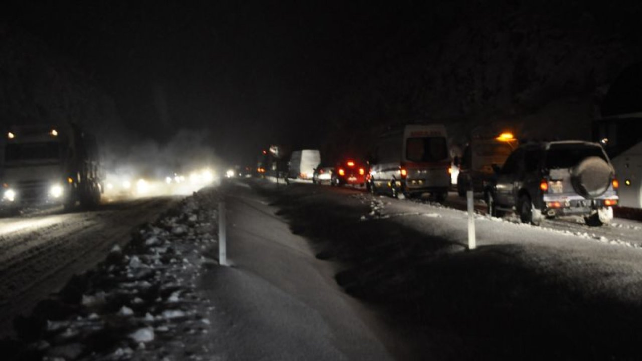 Konya-Antalya yolunda ulaşıma kar engeli
