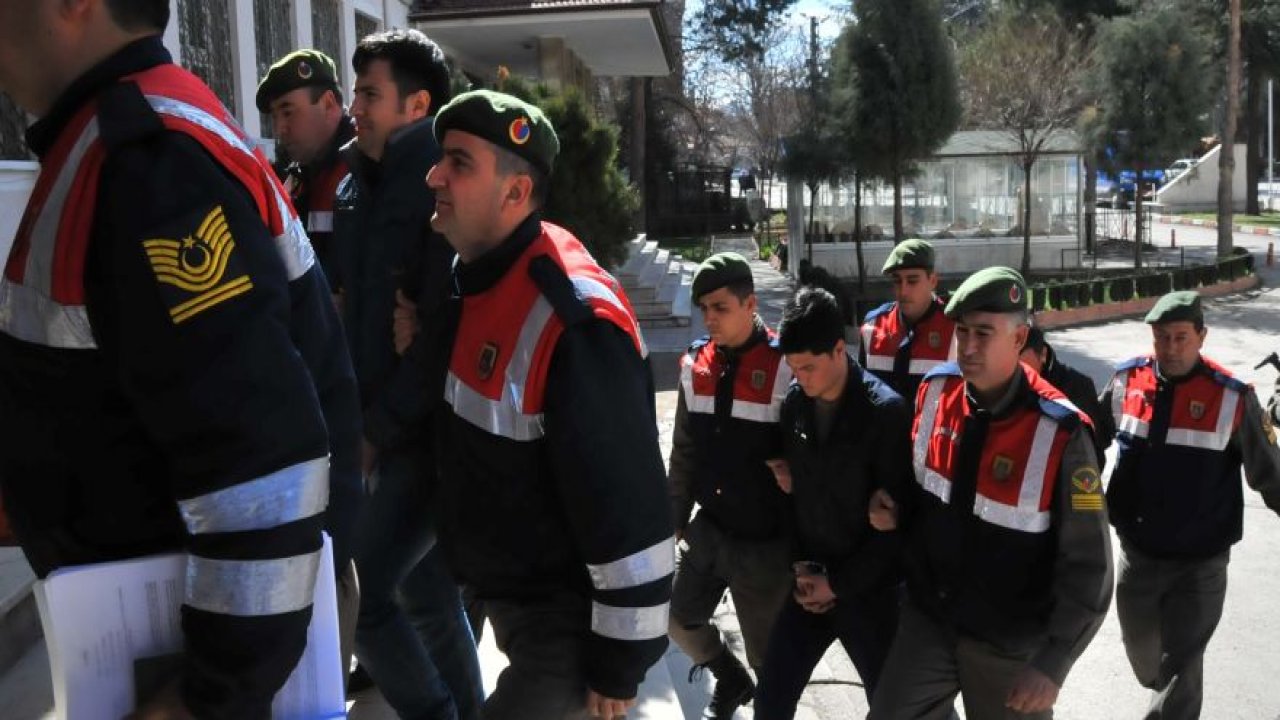 Tren yolu cinayetinin zanlıları adliyeye çıkarıldı