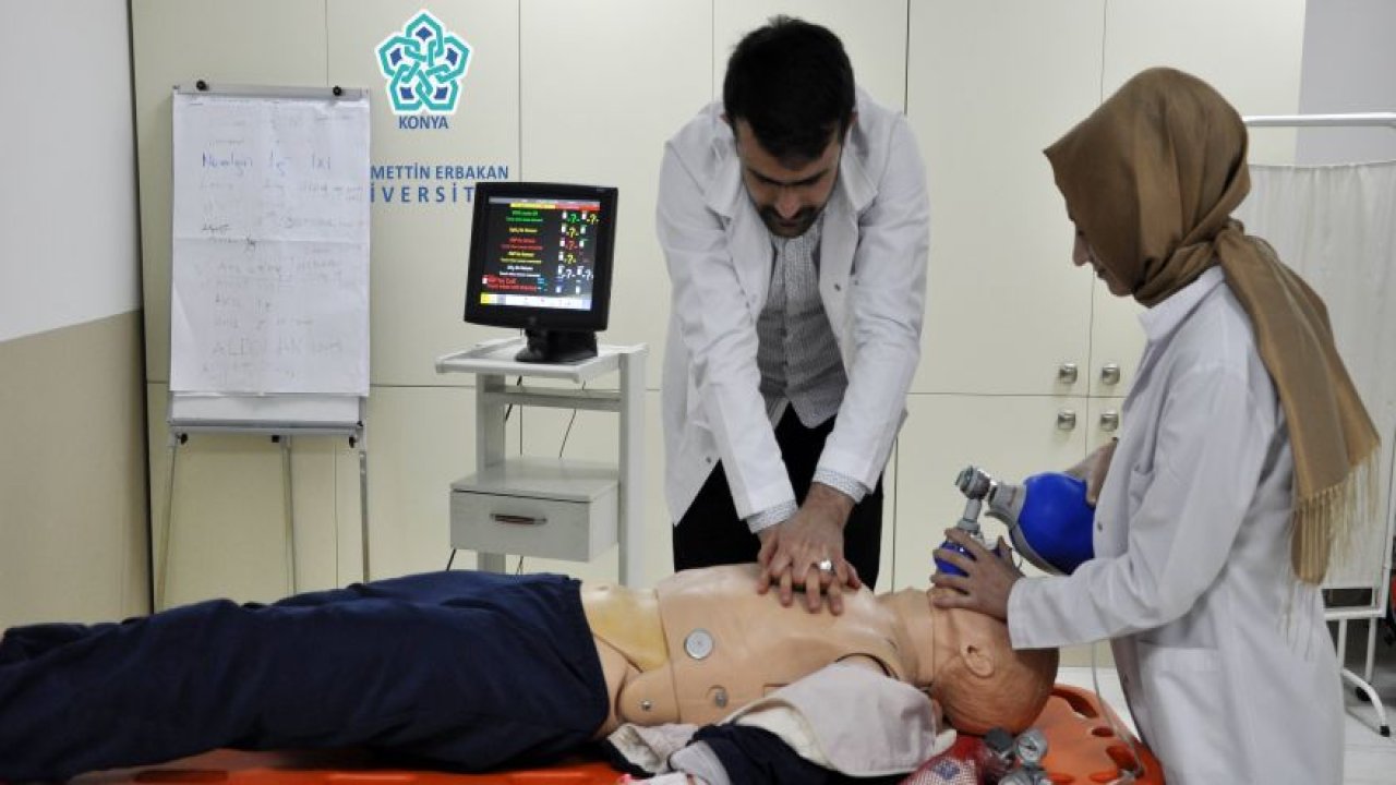 NEÜ’de tıp ve sağlık öğrencilerine uygulamalı eğitim