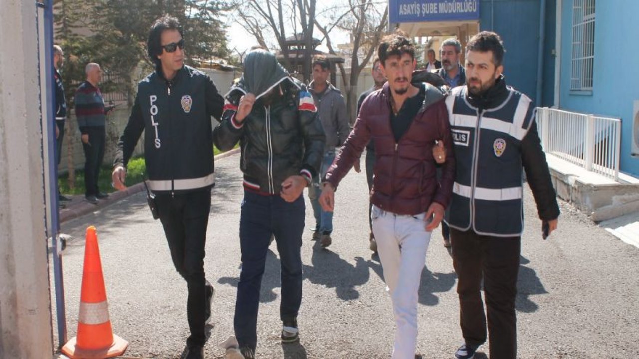 Çaldıkları elbiselerle kıyafet dükkanı açtılar