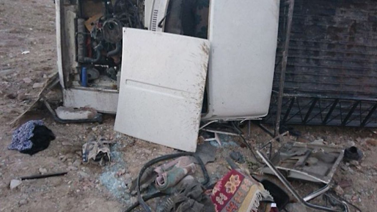 Konya'da freni patlayan kamyonet takla attı: 3 yaralı