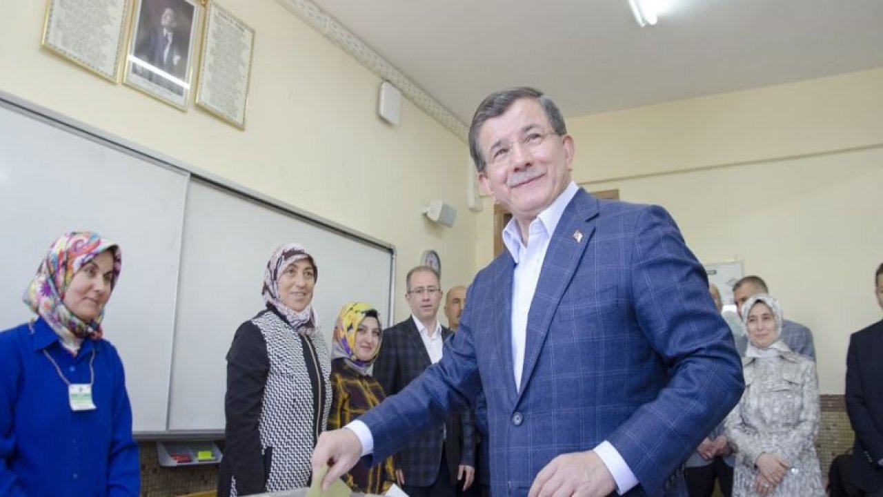Davutoğlu, oyunu Konya’da kullandı