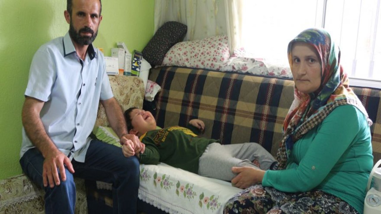 Küçük Mehmet sadece ağlayabiliyor