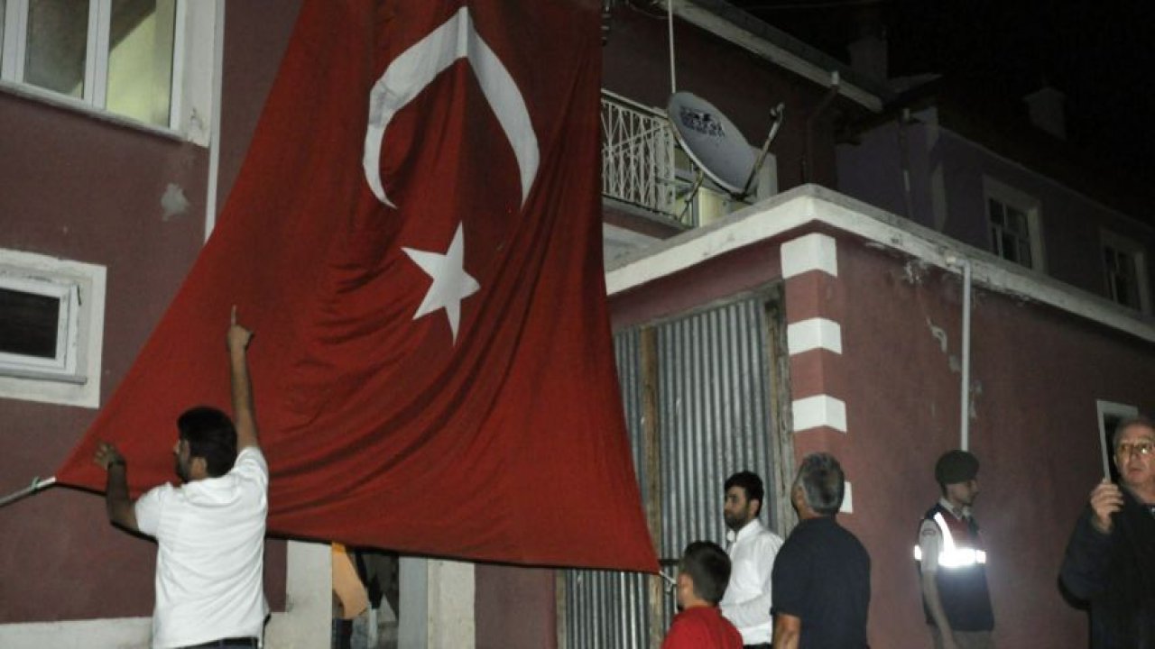 Tunceli şehidinin baba evine ateş düştü