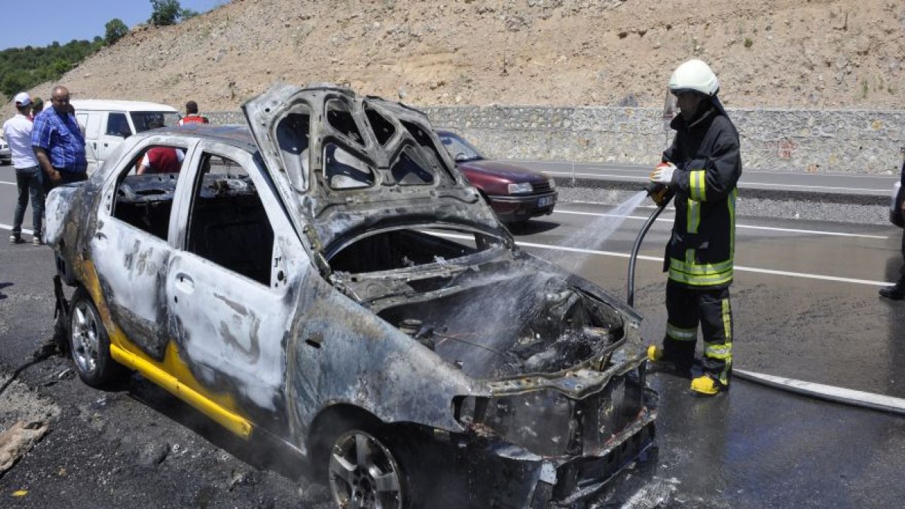 Konya'da alev alan otomobil kullanılamaz hale geldi