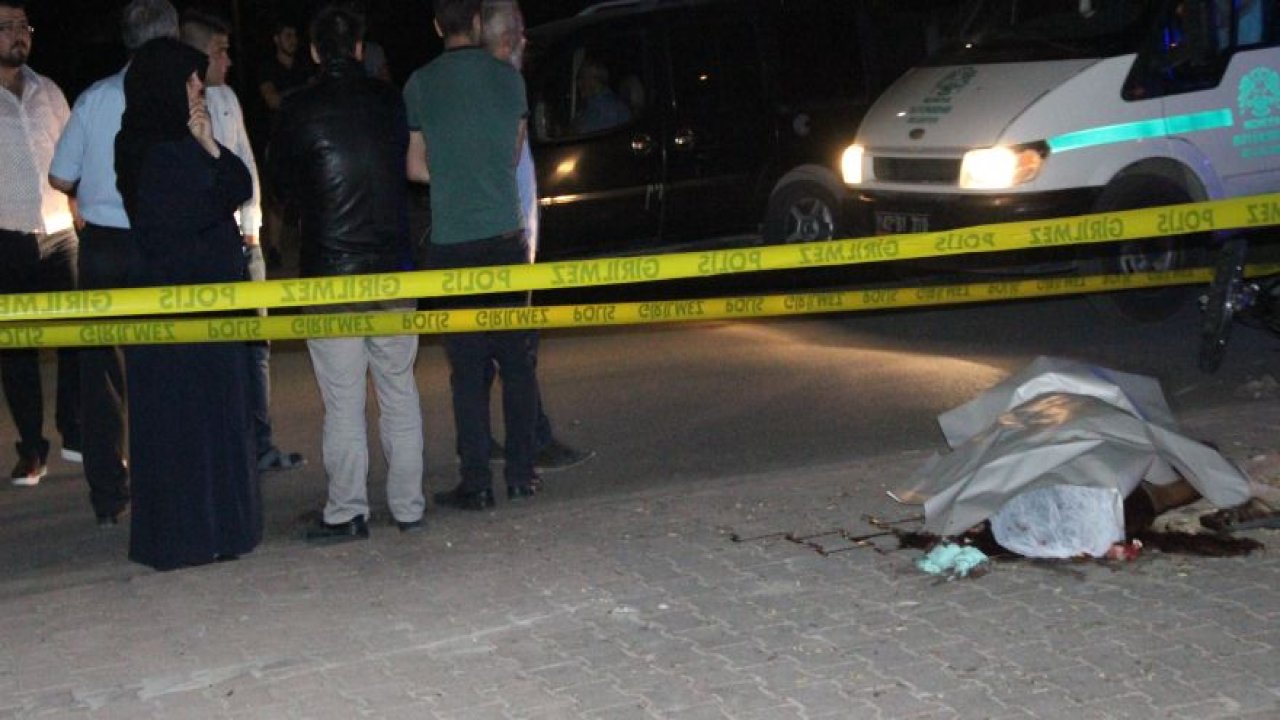 Kazada oğlu ölen oğlunun başından ayrılmadı